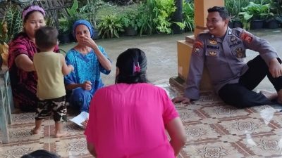 Bercengkrama dengan Warga, Brigpol Maman Ingatkan Bahaya Paham Radikalisme