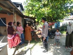 Melalui Sambang, Aipda Lukman Mengawasi dan Mengarahkan Masyarakat untuk Mendukung Harkamtibmas