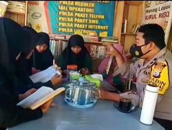 Bhabinkamtibmas Polsek Ponre Berkunjung ke Warung Literasi, Ini Pesannya
