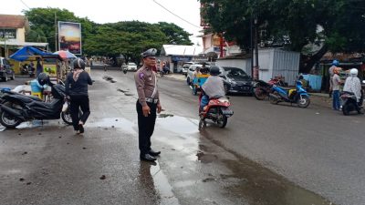 Pelayanan Prima Kepolisian, Polisi Lalulintas Polsek Tanete Riattang Lakukan Ini