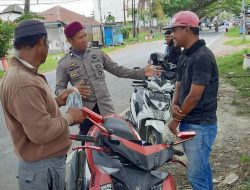 Luar biasa, Kanit Bintibsos Satbinmas Polres Bone Himbau dan Sambangi Tukang Ojek