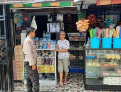 Sapa Warga Binaannya, Bhabinkamtibmas Polsek Ulaweng Sampaikan Pesan Kamtibmas