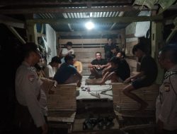 Laksanakan Tugas Rutin, Polsek Barebbo Patroli Malam Cegah Gangguan Kamtibmas