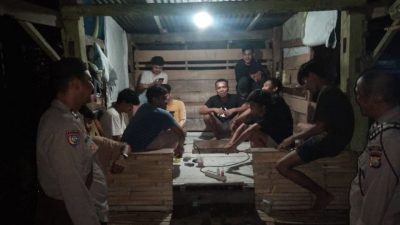 Laksanakan Tugas Rutin, Polsek Barebbo Patroli Malam Cegah Gangguan Kamtibmas