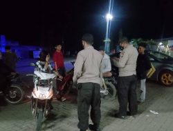 Patroli Malam, Polsek Cina Polres Bone Berikan Himbauan kepada Para Pemuda