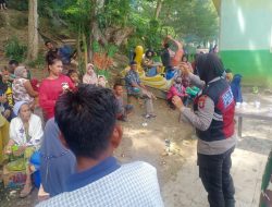 Ibu Bhabin Berbaur dan Mengajak Masyarakat Jaga Kamtibmas
