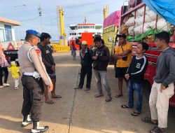 Temui Pengemudi di Area Pelabuhan, Ini yang Disampaikan Personel Polsek Pelabuhan