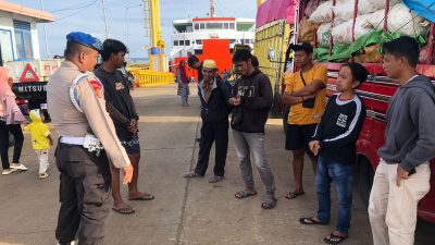 Temui Pengemudi di Area Pelabuhan, Ini yang Disampaikan Personel Polsek Pelabuhan