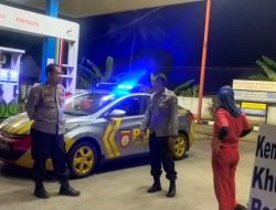 Personel Polsek Lamuru Lakukan patroli Kontrol SPBU pada Malam Hari, Ini Harapannya