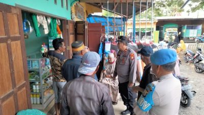 tuk Beri Rasa Aman, Kapolsek Barebbo dan Personel Lakukan Patroli Sambang ke Pasar