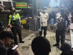 Patroli Malam, Polisi Sambangi Warga Sampaikan Pesan-Pesan Kamtibmas