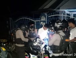 Mandapati Beberapa Pemuda Sedang Berkumpul, Patroli Unit Turjawali Berikan Pemahaman Kamtibmas