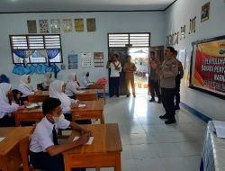 Selamatkan Generasi Penerus Bangsa dari Bahaya Narkoba, Sat Binmas Polres Bone Sambangi SMP 5 Bone