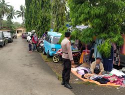 Pantau Kegiatan Pasar Mutiara, Kanit Sabhara Polsek Lamuru Lakukan Hal Ini