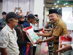 Ramdhan Berkah BAZNAS Bone Bagikan Paket Cinta kepada Tukang Becak