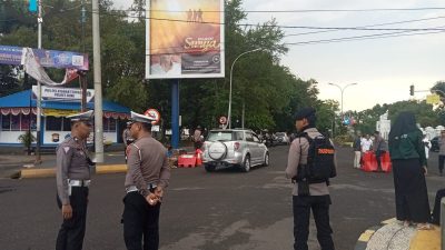 Personel Sat Samapta Berikan Pengamanan, Guna Meminimalisir Terjadinya Kericuhan Aksi Unjuk Rasa