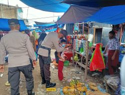 Beri Rasa Aman, Personel Polsek Kahu Polres Bone Berpatroli dipasar Tradisional