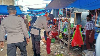 Beri Rasa Aman, Personel Polsek Kahu Polres Bone Berpatroli dipasar Tradisional