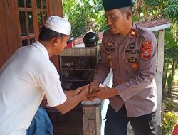 Kades Lea Sakit, Polsek Tellu Siattinge Mengunjungi Kepala Desa Lea di Kediamannya