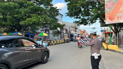 Jelang Buka Puasa, Sat Lantas Polres Bone Lakukan Pengaturan Lalu Lintas Sore Hari