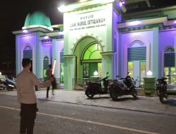 Berikan Rasa Aman, Bhabinkamtibmas Desa Wellado PAM Sholat Tarwih