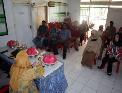 Jum’at Curhat Polres Bone bersama Masyarakat Macanang agar lebih mempererat tali silaturahmi