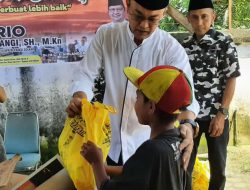 Bagikan 2000 Paket Bahagia ini Harapan A.Rio