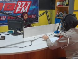 Melalui Radio SBB Sat Lantas Polres Bone Berikan Himbauan Mudik Lebaran Dengan Aman