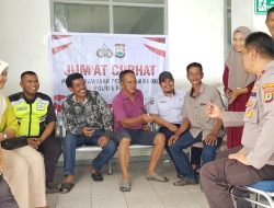 Jum’at Curhat, Polsek Pelabuhan Bajoe Dengarkan Curhatan Pengguna Jasa Tentang Mudik