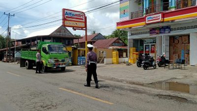 Lancarkan Arus Balik Mudik Lebaran, Pospam Polsek Ajangale Gencarkan Pengaturan Arus Lalu Lintas
