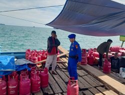 Lakukan Polmas Perairan di Pelabuhan Rakyat Bajoe, Satpolairud Polres Bone Selipkan Himbauan Kamtibmas Perairan