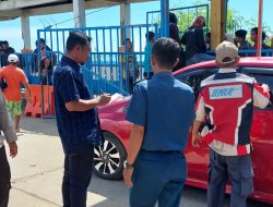 Bersama Karyawan PT. JEEMLA FERRY, Personel Pelabuhan Bajoe Lakukan Pemeriksaan Kendaraan 