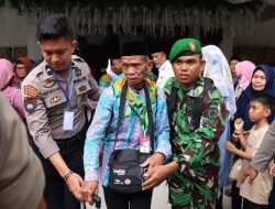 Puluhan Personel Gabungan Amankan Pemberangkatan Calon Jemaah Haji Kloter pertama