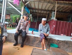 Dengan Akrab, Bhabinkamtibmas Polsek Barebbo Ajak Warga Sama -Sama Jaga Kamtibmas