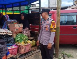 Bhabinkamtibmas Sampaikan Himbauan Kamtibmas Lewat Kegiatan Sambang Desa