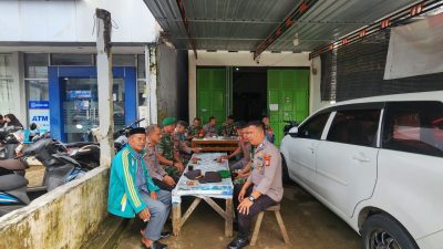 Sinergitas TNI-POLRI Terlihat Melalui Kegiatan Program Jumat Curhat