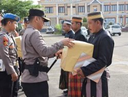 Kapolres Bone Beri Penghargaan Tiga Polsek Dalam Lomba Satkamling