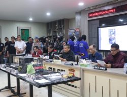 KAPOLDA SULSEL GELAR KONFERENSI PERS TERKAIT PENGUNGKAPAN SHABU DI KAMPUS UNM PARANG TAMBUNG