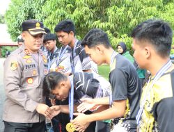Serahkan piala Kapolda kepada Tim Bola Voli Putra, Kapolres Wajo Sampaikan ini
