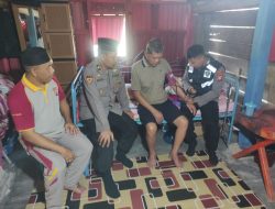 Sambut HUT Bhyangkara ke-77 Polres Bone Anjangsana dan Talih Asih ke Personil Yang Sakit Menahun