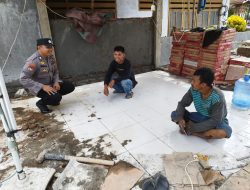 Akrab dengan Warga, Briptu Citra Sosialisasikan Masalah Kamtibmas Saat Sambang