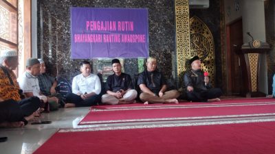 Kapolsek Awangpone Dampingi Ketua Bhayangkari Ranting Awangpone Gelar Binrohtal Bulan Dzulhijjah 1444 Hijriah
