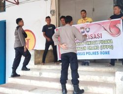 Sambang Warga, Personel Satbinmas Polres Bone Sosialisasikan Pencegahan TPPO
