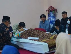 Melayat di Rumah Duka Andi Faradiba Terwo, Bupati Bone Ucapkan Bela Sungkawa