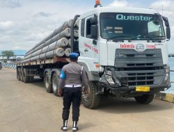 Bersama Pengemudi Truck, Personel Polsek Pelabuhan Bajoe Berikan Pesan Kamtibmas