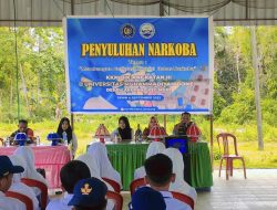 Bhabinkamtibmas Dampingi Tim Unit Narkoba Polres Bone Berikan Penyuluhan Narkoba Diwilayah Binaan