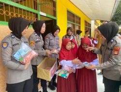 Polres Wajo Peduli Literasi, Polwan Salurkan Buku Sampai Pelosok Nusantara