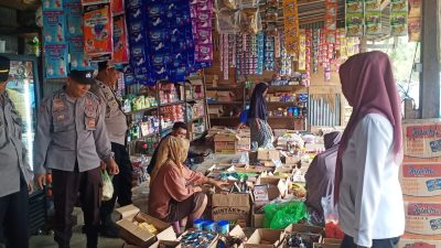 Pimpin Sambangi Pasar Tokaseng, Simak Harapan Wakapolsek Tellu Siattinge kepada Masyarakat