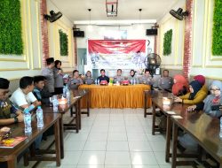 Polda Sulsel Gelar Jumat Curhat Di Gowa, Jelaskan Peran Polisi RW, dan Kampung Narkoba Serta Himbau Warga Agar Tetap Waspada Paham Radikalisme Dan Intoleransi