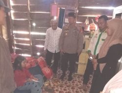 Kapolsek Tellu Siattinge Dampingi Baznas Kabupaten Bone Menyalurkan Bantuan kepada Masyarakat